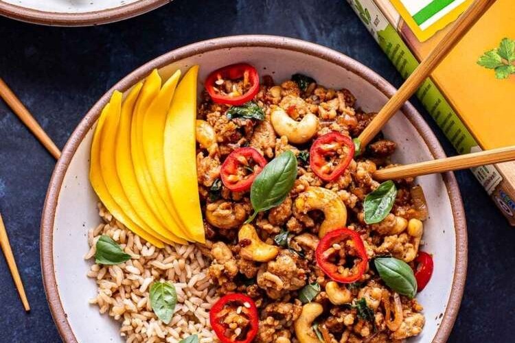 poulet au basilic thaï riz mangue piment noix de cajou