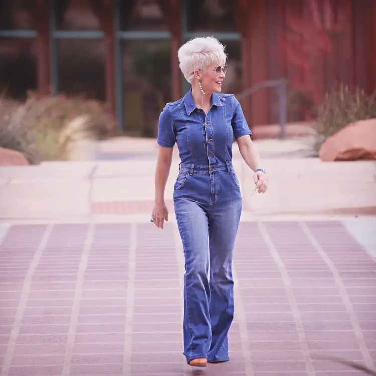 quel jeans porter à 60 ans femme garde robe idéale