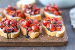 recette apéro avec basilic bruschetta aux tomates et au basilic idée apéro dînatoire