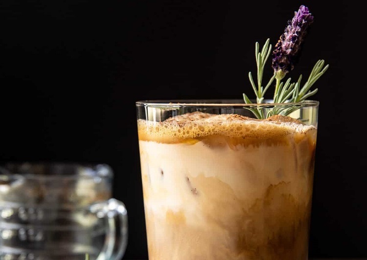 recette facile rapide boisson anti canicule café froid latté glacé expresso sucre lait