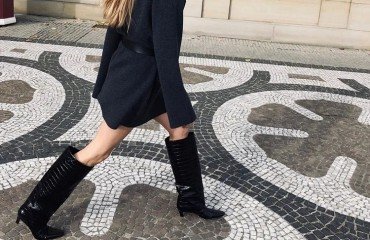 top tendance chaussures bottes femme automne 2023 rentrée wideleg boots cuissardes larges talons longueur genour cuir mock crock