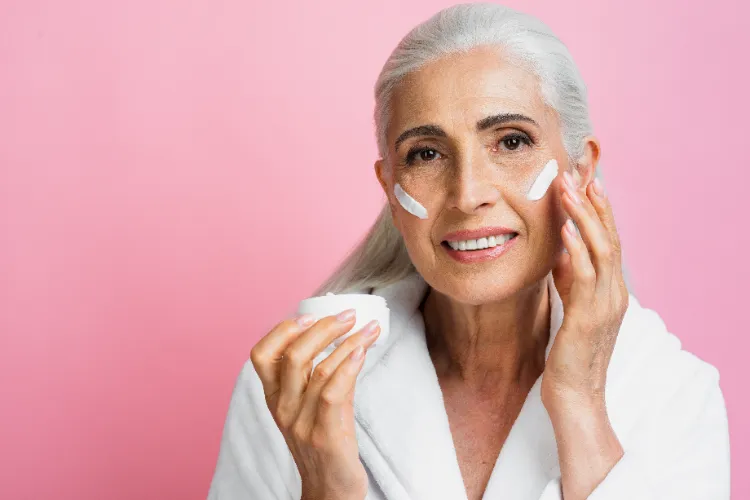 après 70 ans crème anti rides pour l'automne soins hylauronique vitamine c 40 50 60 ans peau