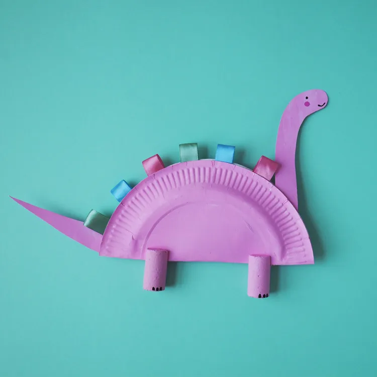 brico dinosaure facile top parfaites idees facile enfant rouleau papier assiette carton vert rouge rose famille
