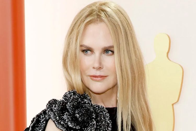 carré court nicole kidman coupe de cheveux femme 50 60 ans rajeunissante frange