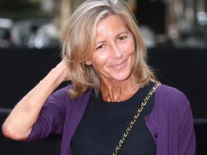 ttenue de claire chazal idees tendances femme voilee 60 ans robe chic