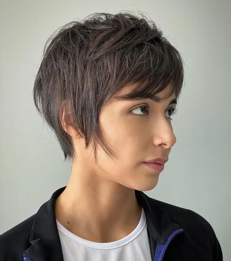 coiffure androgyne courte tendance automne 2023