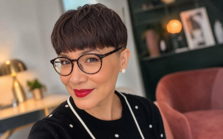 coiffure courte femme moderne automne 2023 boule avec lunettes
