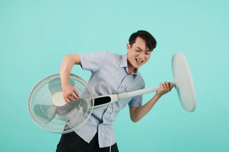comment nettoyer un ventilateur oscillant éteindre débrancher retirer grille essuyer