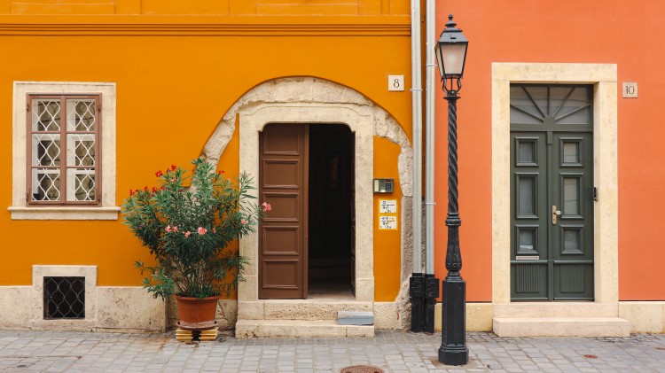 couleurs de porte d'entrée à éviter en 2023