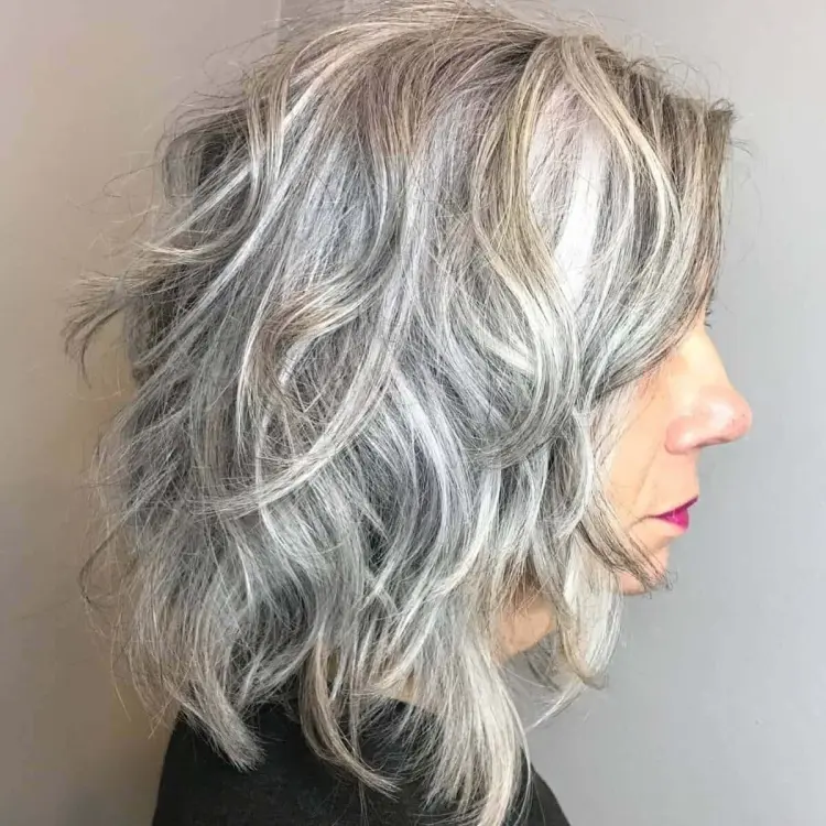 coupe carré de jane fonda 2023 dégradé cheveux gris