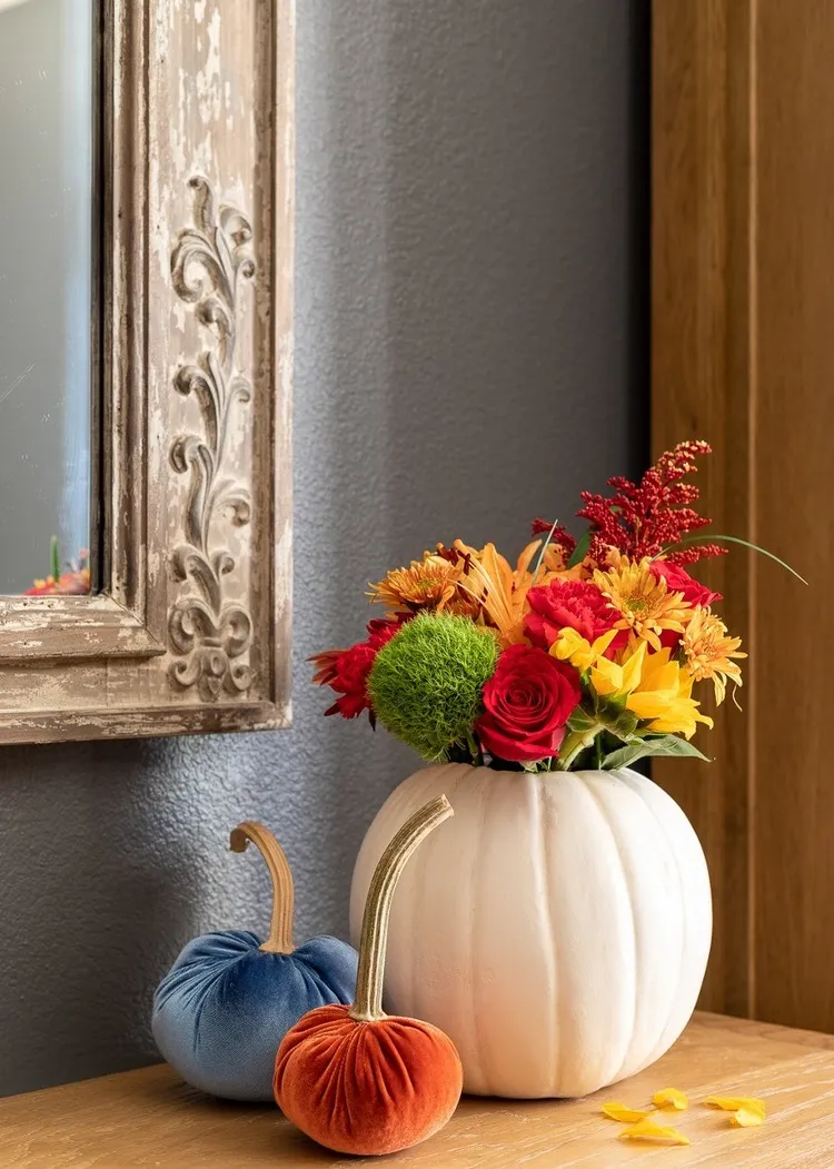 décoration automne à faire soi même citrouille vase composition florale automne