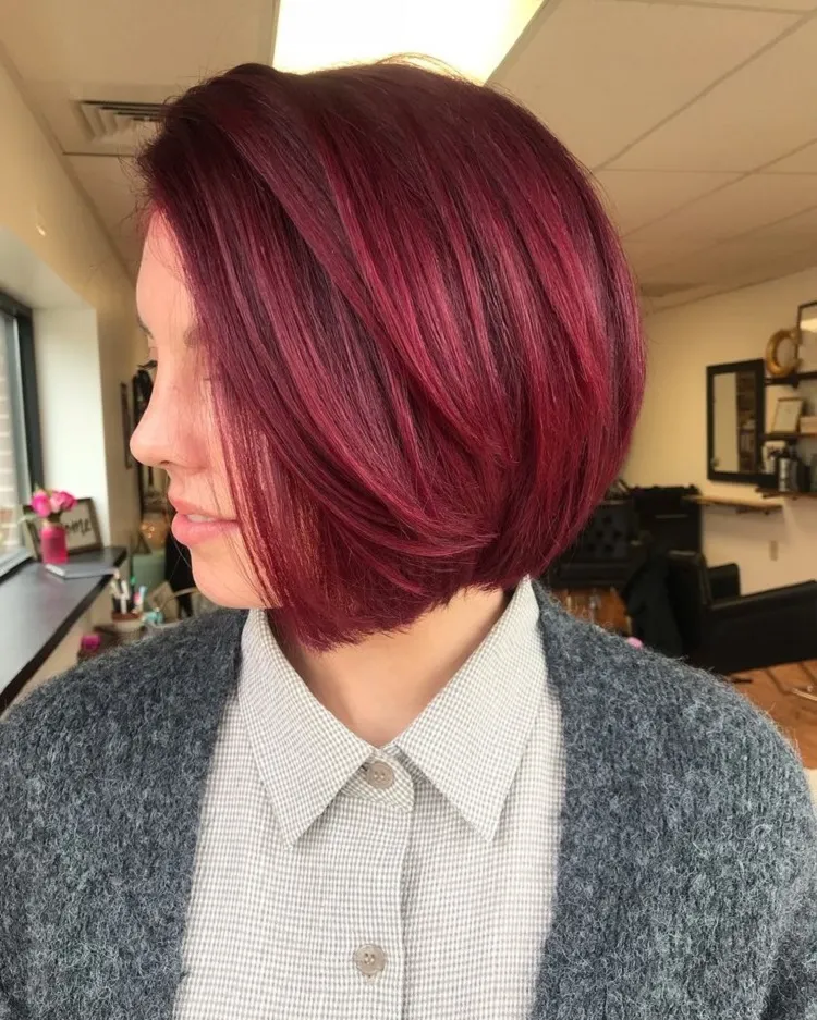 french bob red velvet tendance coupe courte femme carré court roux coloration cheveux rouges