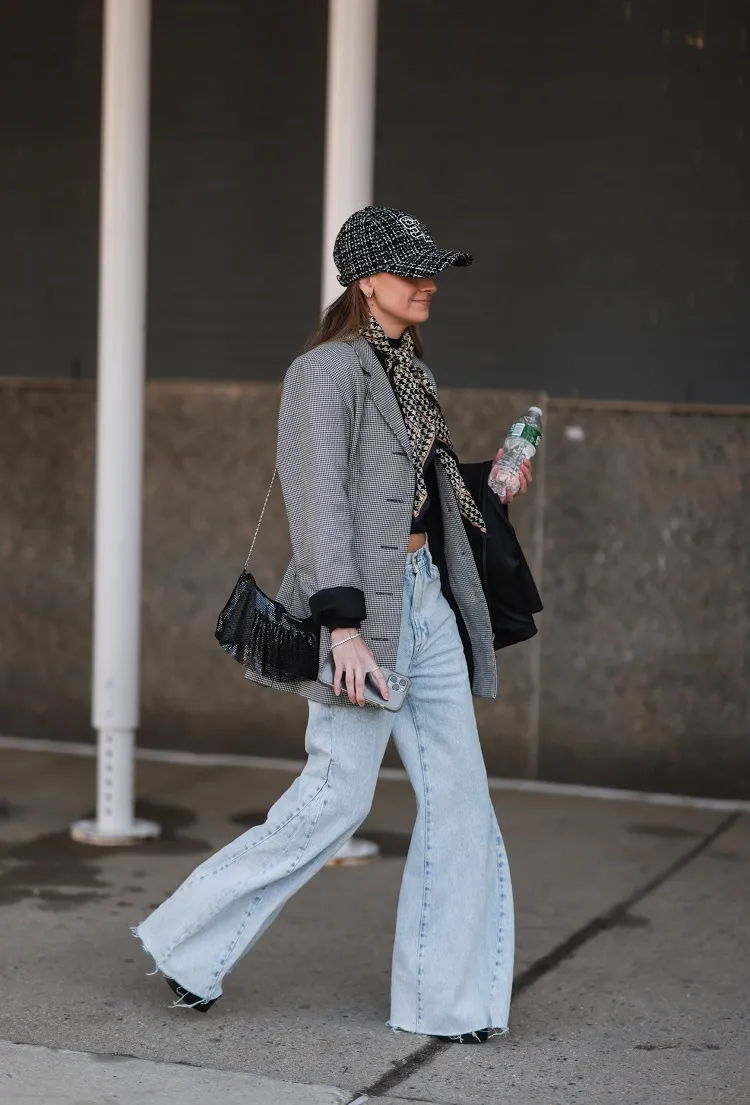 idées tenue femme automne hiver 2023 comment bien porter un blazer oversize carreaux avec jean