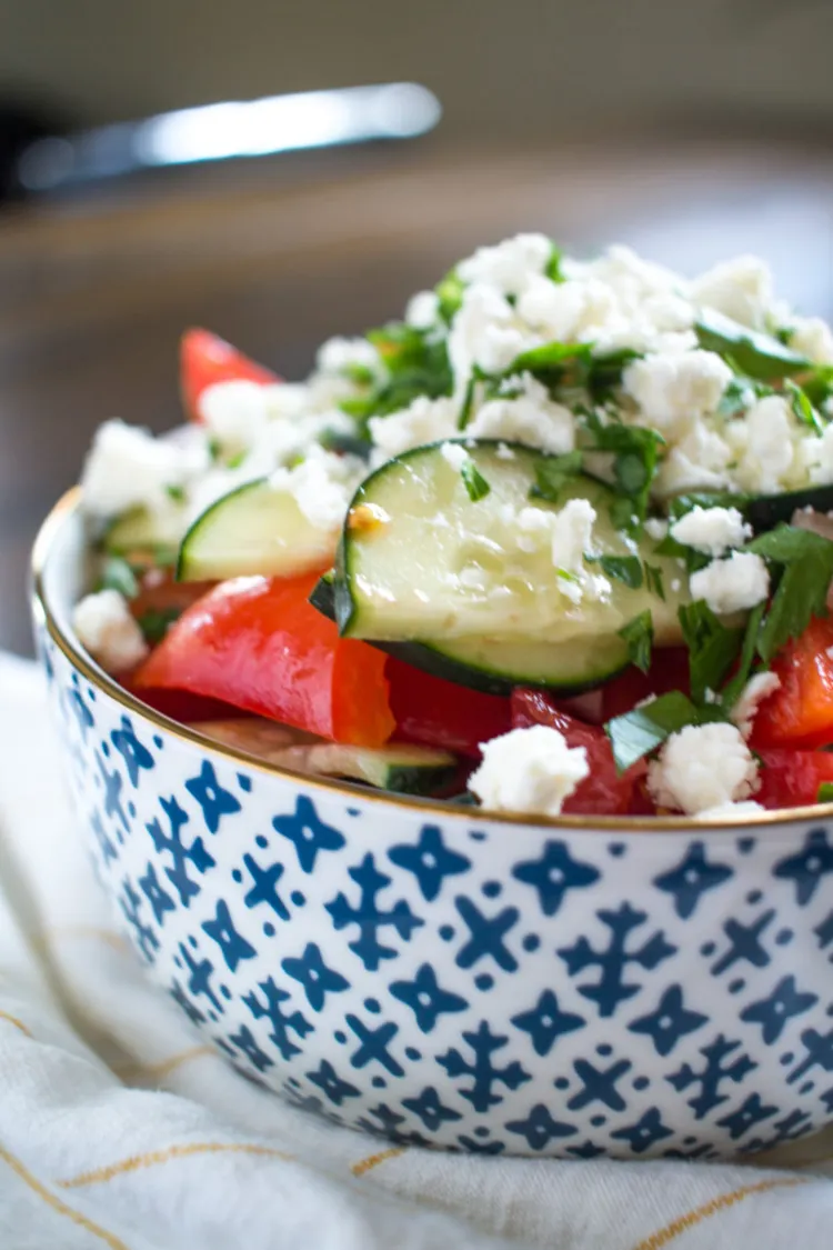 manger du fromage blanc pendant la grossesse enceinte shopska salad sirene