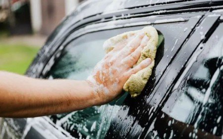 nettoyer la voiture avec du vinaigre blanc