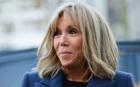 nouvelle coupe de cheveux brigitte macron carré plongeant 2023