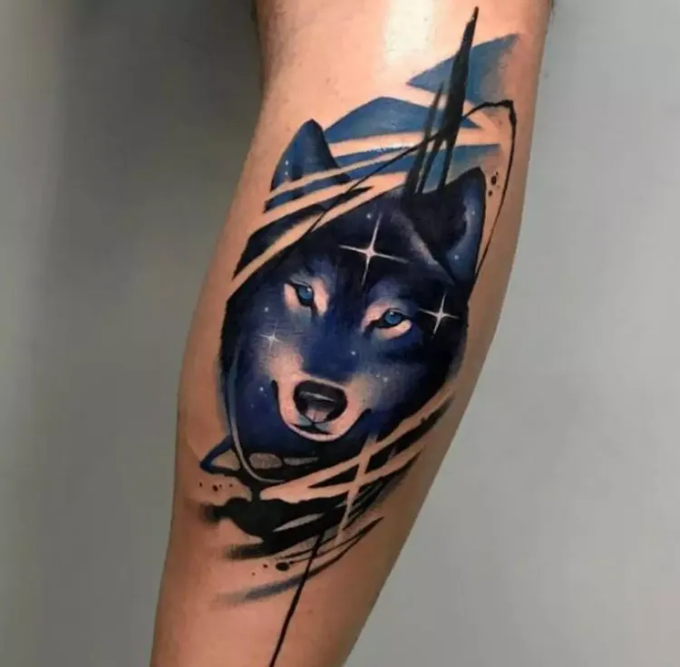 tatouage de loup sur le mollet 2023 