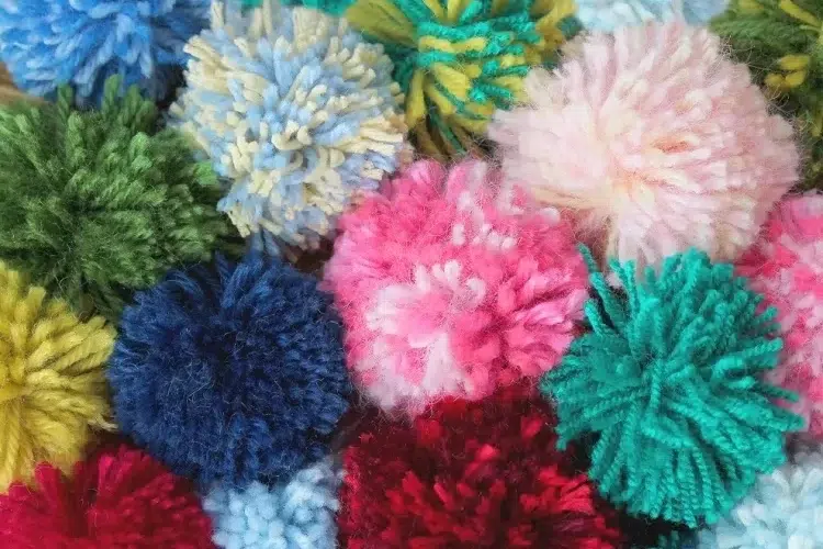 comment faire un pompon avec de la laine