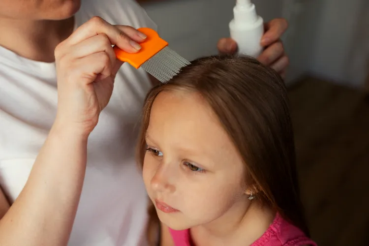 comment savoir si on a des poux produit le plus efficace contre les poux traitements naturels vinaigre blanc biccarbonate soude enfants