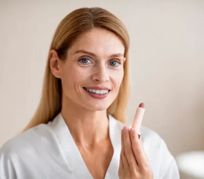 rouge à lèvres mat pour femme 50 ans