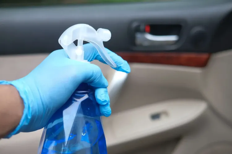 avec quoi nettoyer du vomi dans une voiture comment enlever odeur résiduelle