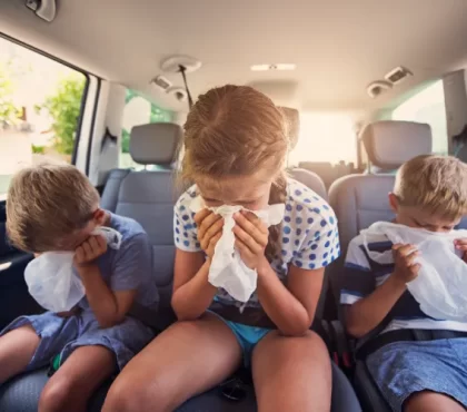 avec quoi nettoyer du vomi dans une voiture enlever odeur que faire