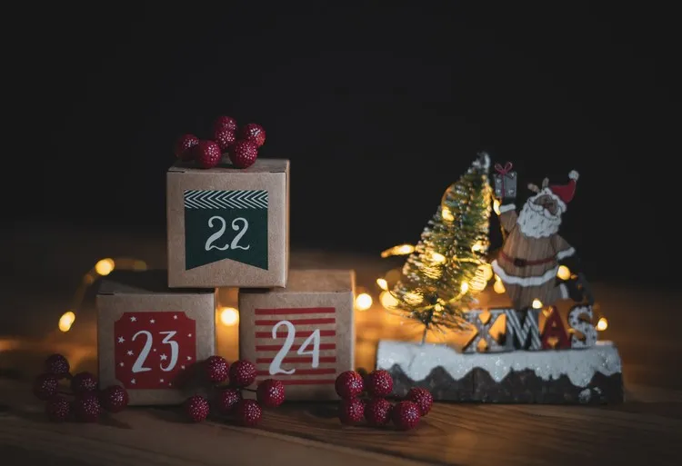 Cadeaux Noël 2023 : 18 idées de produits de beauté dont les ados raffolent  - Elle