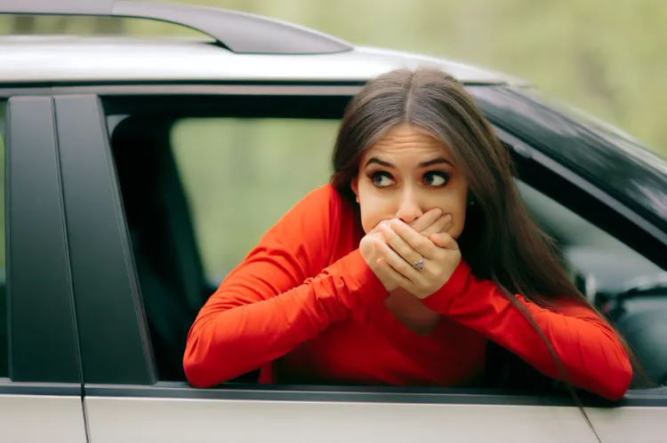 comment nettoyer du vomi dans une voiture avec quoi enlever odeur que faire