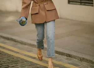 comment porter des jeans slim à 50 ans ou 60 femme mode automne 2023