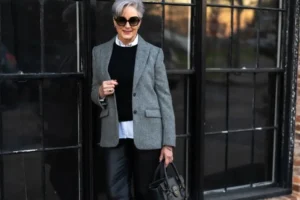 comment porter le pantalon similicuir après 50 ans femme