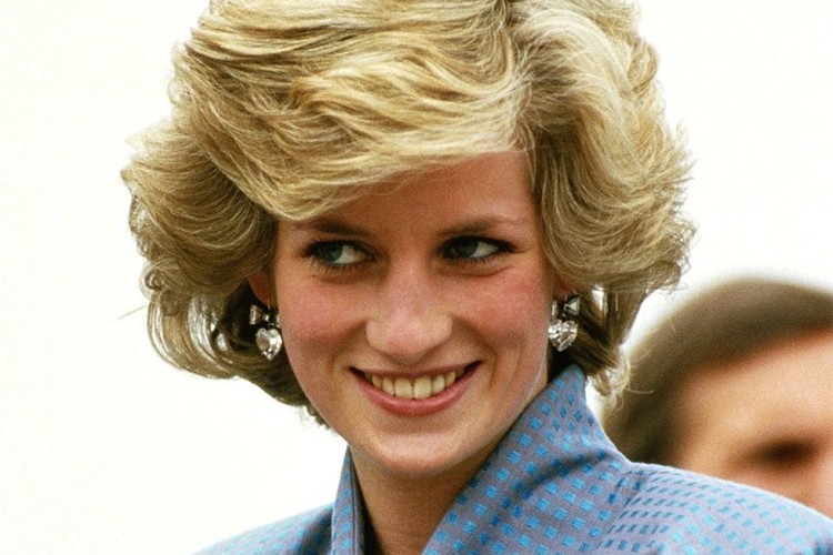 coupe de cheveux tendance 2023 automne hiver the crown netflix