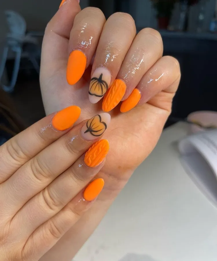 déco ongles automne 2023 nail art orange avec citrouilles manucure texturée