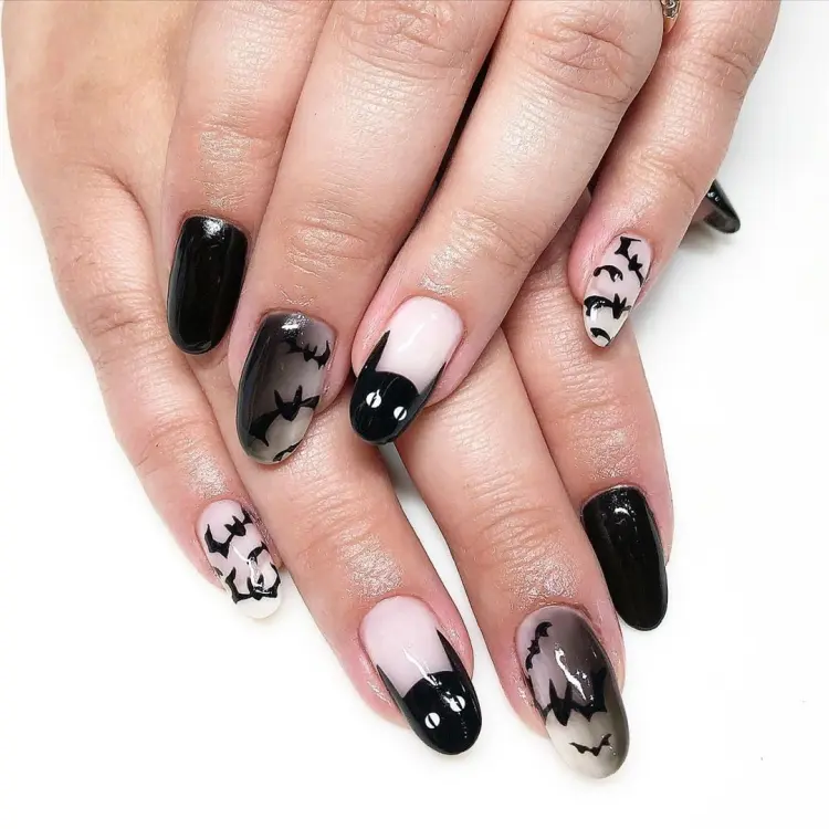 décoration d'ongles effrayante halloween french nails 2023