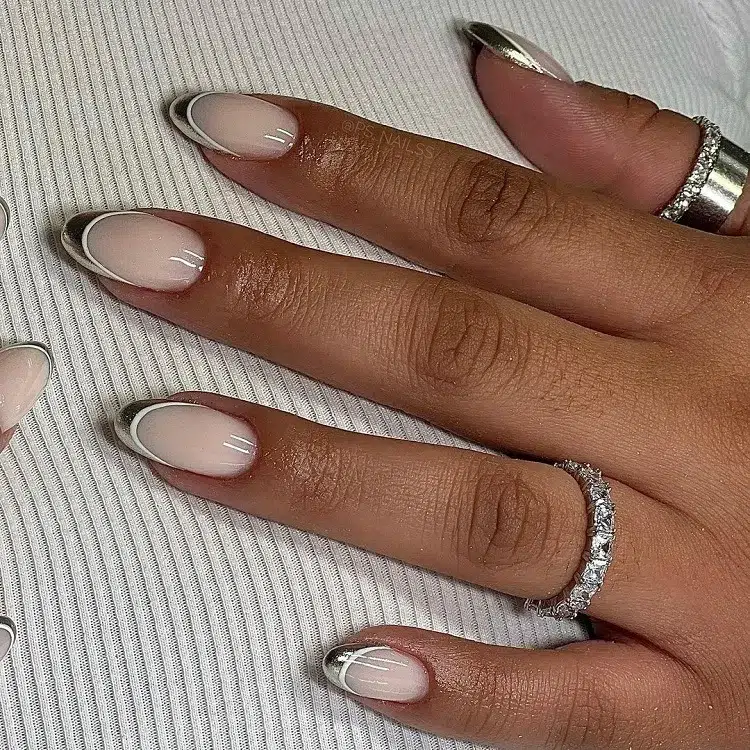 manicure francesa nude cinza prata branco nail art inverno 2023 novembro