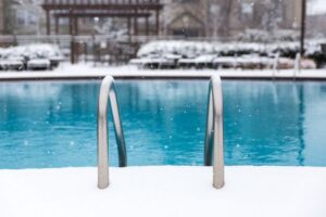 hiverner une piscine hors sol