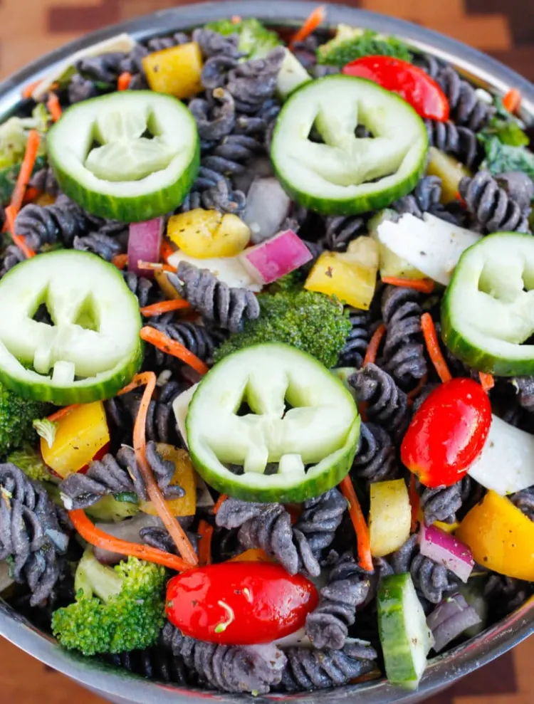 idée salade halloween multicolore pates et légumes sains recette
