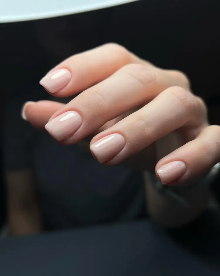 manucure quiet luxury tendance ongles hiver 2024 @ mansion beauty ues