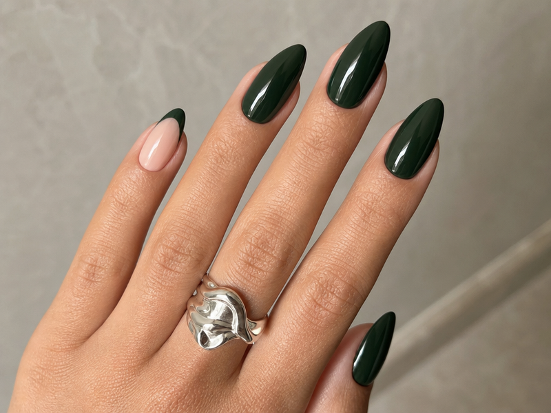 nail art automne french manucure tendance vert foncé