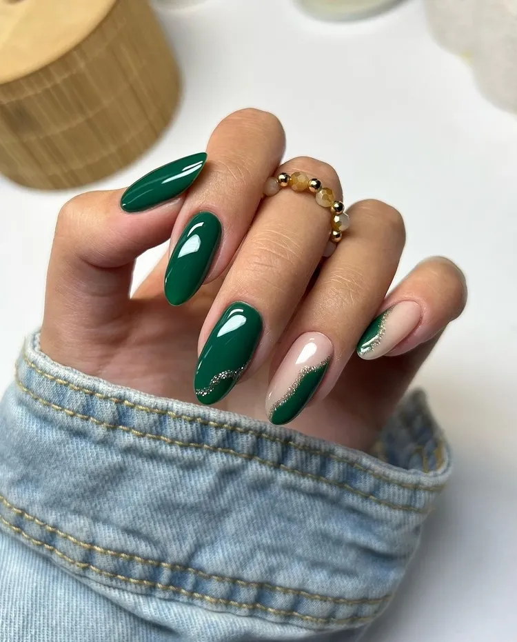 nail art vert émeraude paillettes argentées