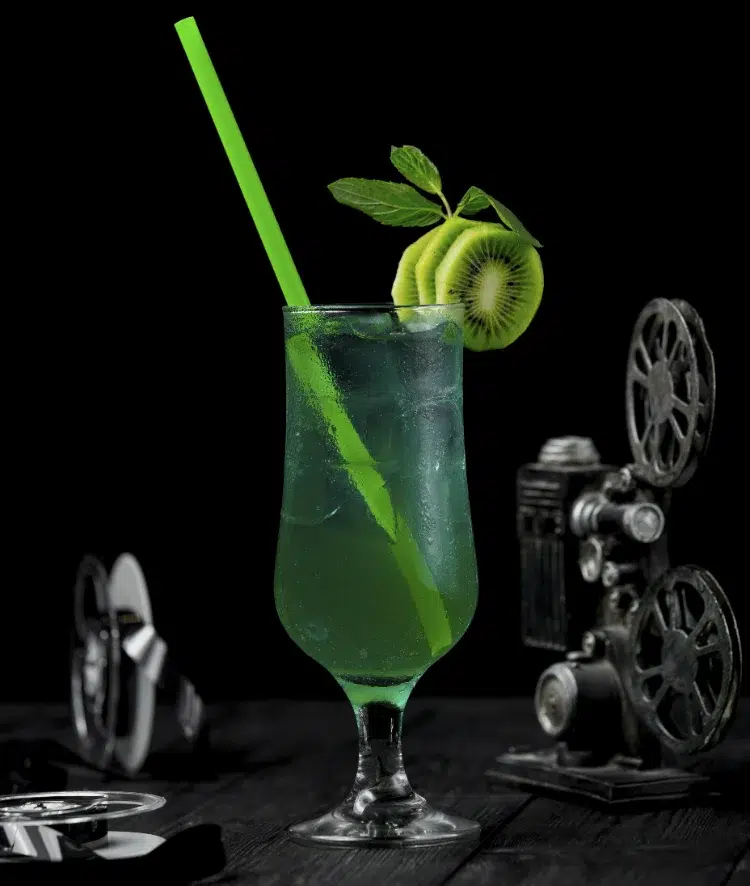 recette boisson halloween sans alcool verte pour sorcières zombies azerbaijan stockers