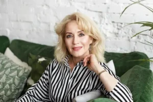 coiffure femme 60 ans avec frange