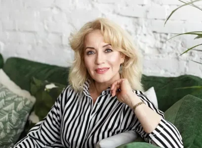 coiffure femme 60 ans avec frange