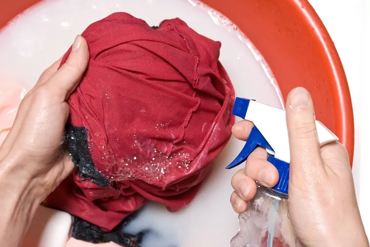 comment enlever une tache de gras sur un vêtement déjà lavé