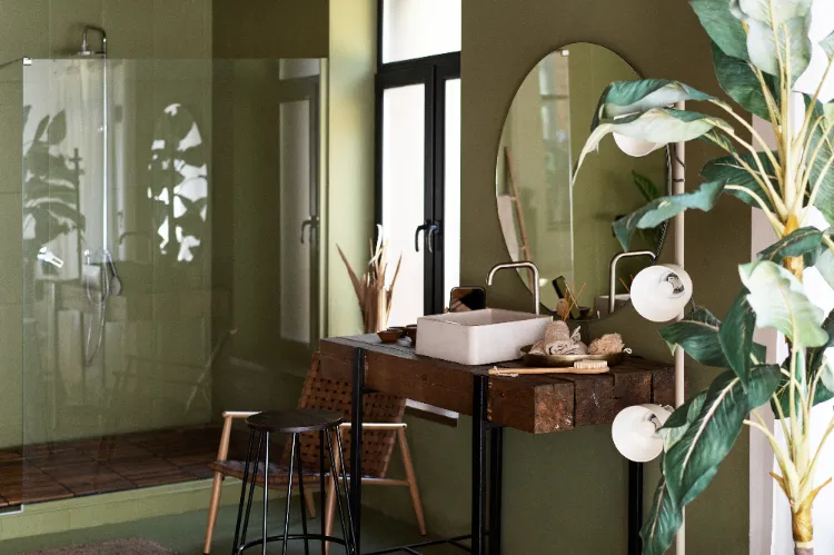 comment rendre un intérieur plus lumineux éclairer piece sombre murs miroirs vert