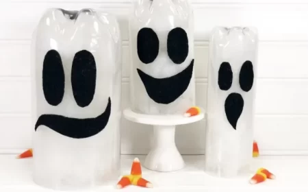 déco halloween avec des bouteilles en plastique idees faciles enfants fait maison lait rouge