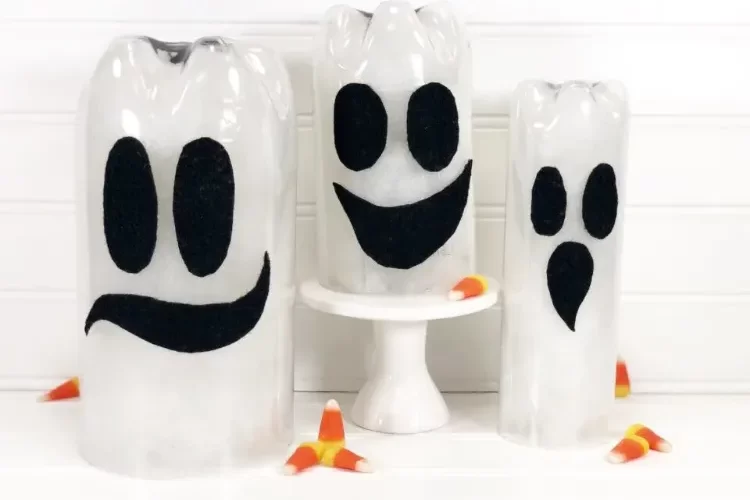 déco halloween avec des bouteilles en plastique idees faciles enfants fait maison lait rouge