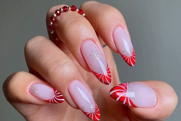 nail art noël tendance 2023