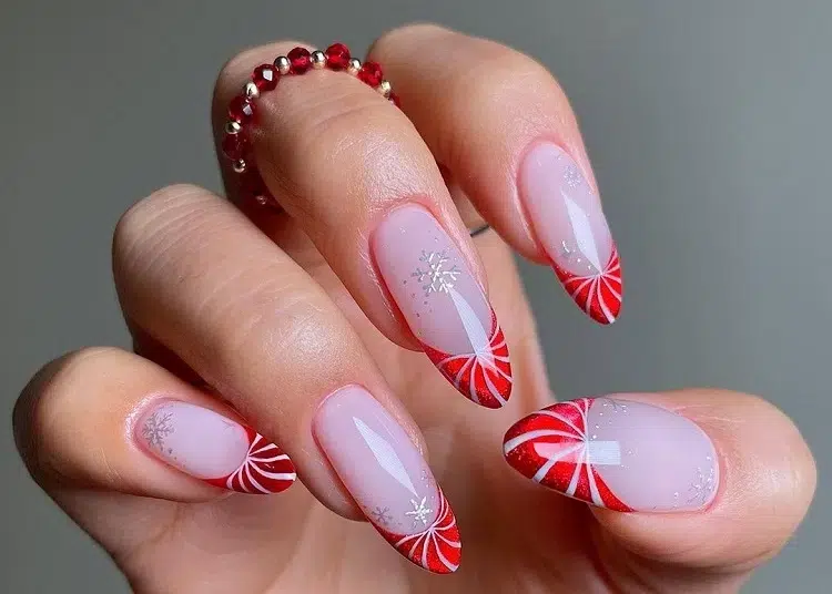 nail art noël tendance 2023
