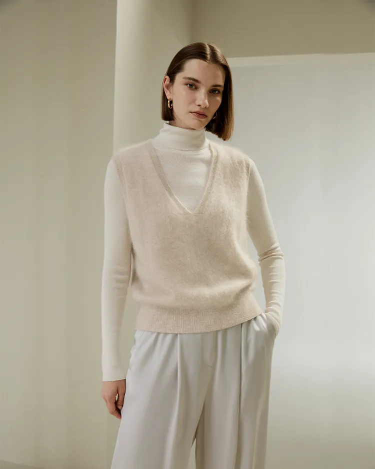 модный свитер 2023 2024 зима-осень женский витой воротник-дальнобойщик не совсем белого цвета