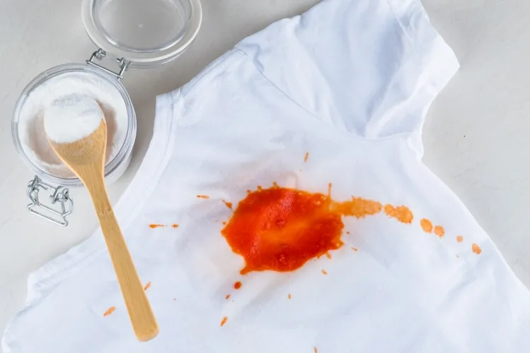 comment éliminer une tache de sauce tomate sel bicarbonate soude vinaigre glace chiffon propre